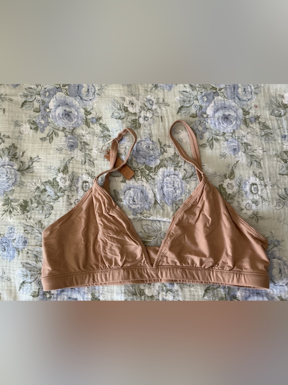 Nude/Tan  SKIMS Naked  Bra Size XL